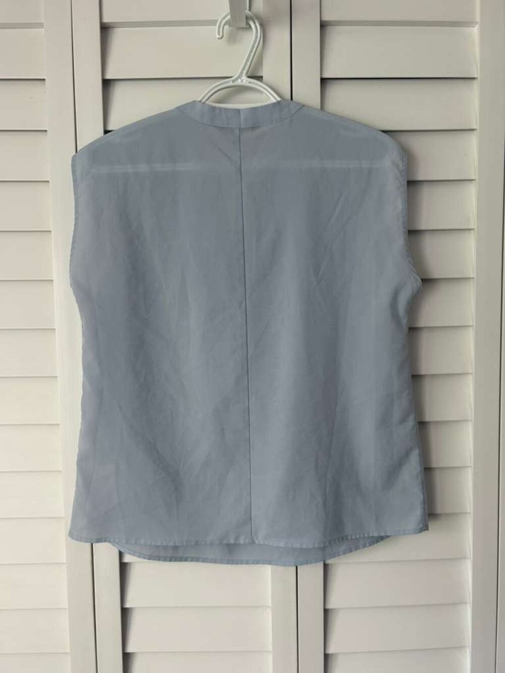 Banana Republic Light Blue V Neck Blouse XS Minimalist Office Top - Picture 4 of 10